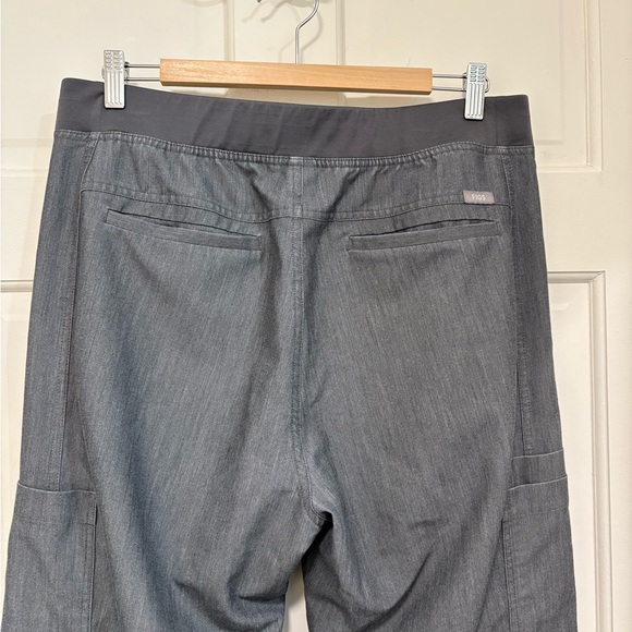 FIGS Men's Aixm Cargo Scrub Pants Gray‎ Tactical Collection 7 Pockets Medical L - Picture 4 of 11